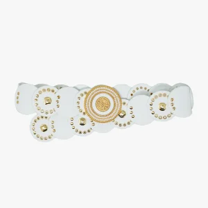 Cinturón de piel blanca con hebilla redonda de strass blanco y detalles dorados