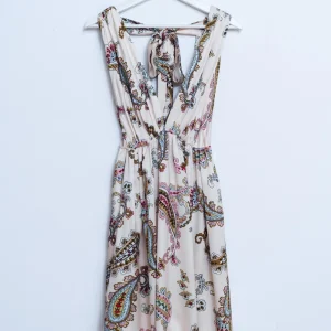 Vestido veraniego corto con estampado estilo cachemir